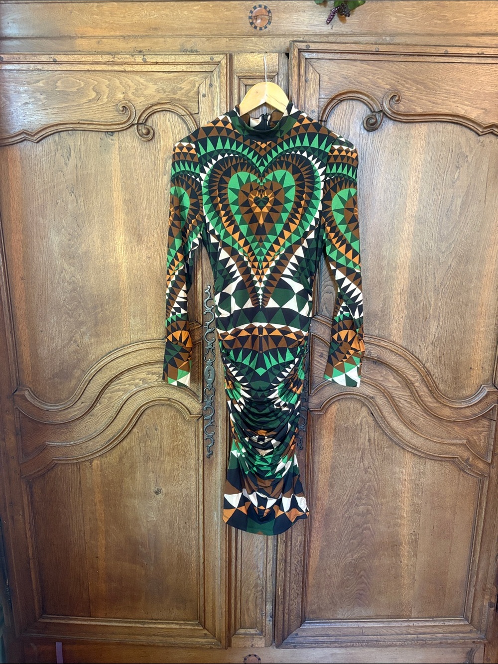 FARM Rio Heart Deco Jersey Midi Dress - Picture 5 of 15